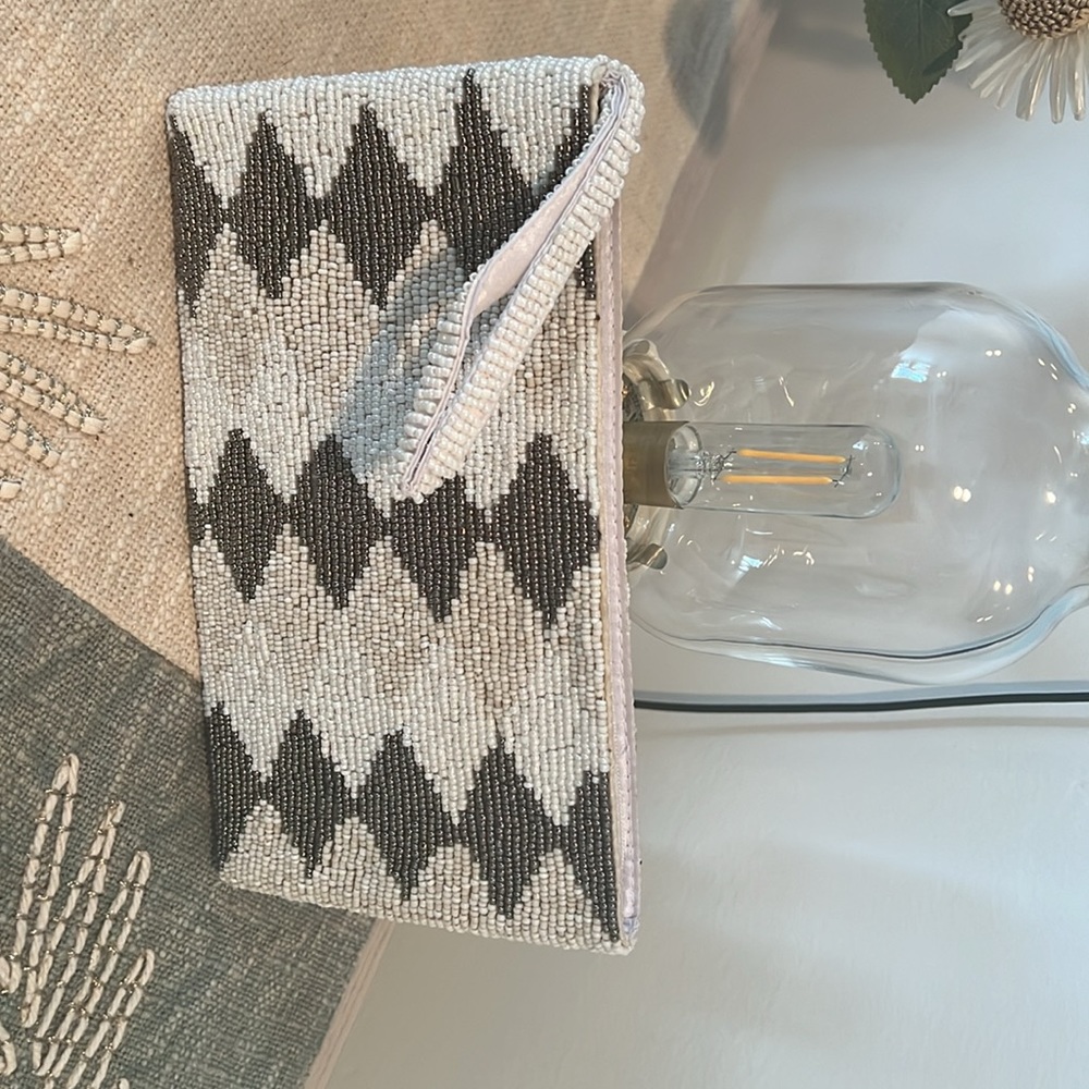 Beaded Clutch With Writslet . - image 2